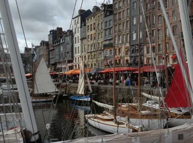 Rue Des Lingots Honfleur